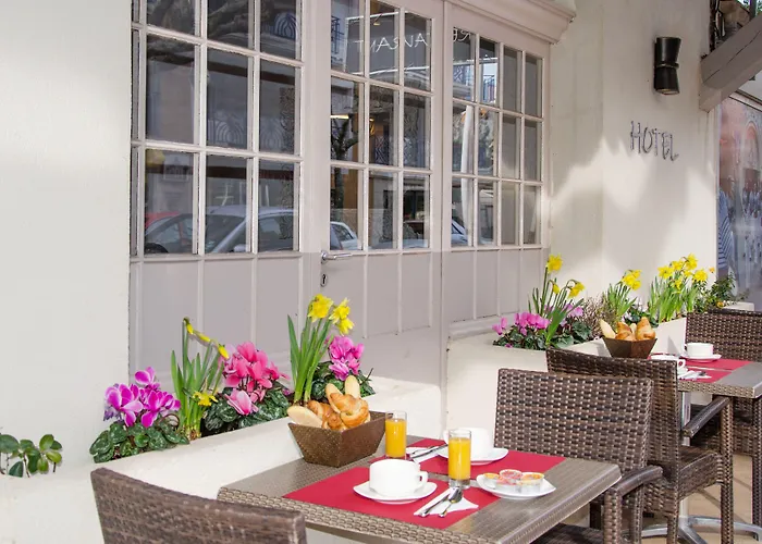 Brit Hotel Confort Le Revest Sainte-Maxime