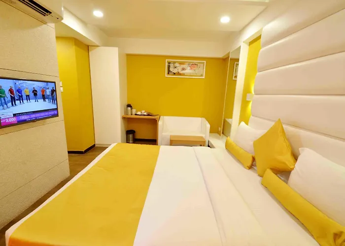 Oyo 963 Hotel Rumaya Ujjain