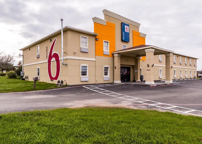 Motel 6-Jourdanton, Tx