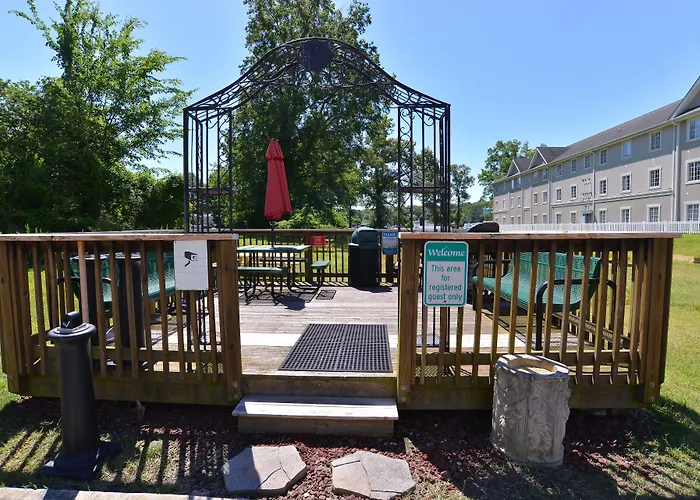 Stay-Over Suites - Fort Gregg-Adams Area Hopewell
