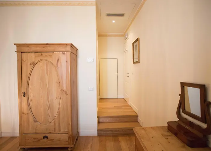Residenza Le 6 A Hotel Trieste