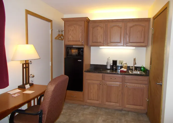 Shepherd Mountain Inn & Suites Pilot Knob