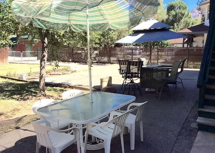 Kern Riverfront Lodge Kernville