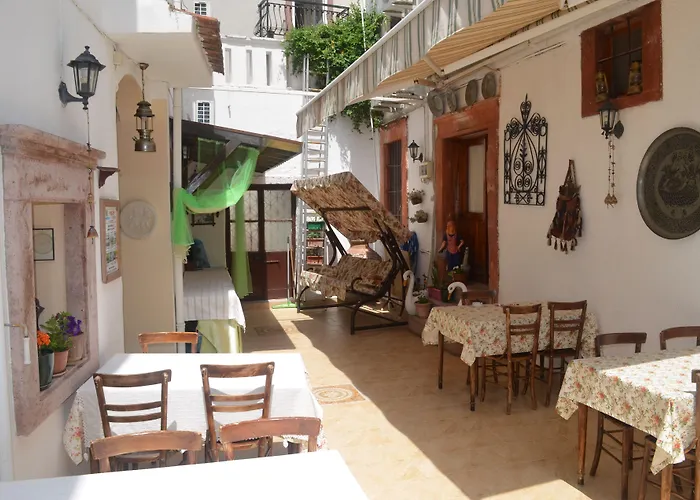 Bonjour Pension Ayvalı