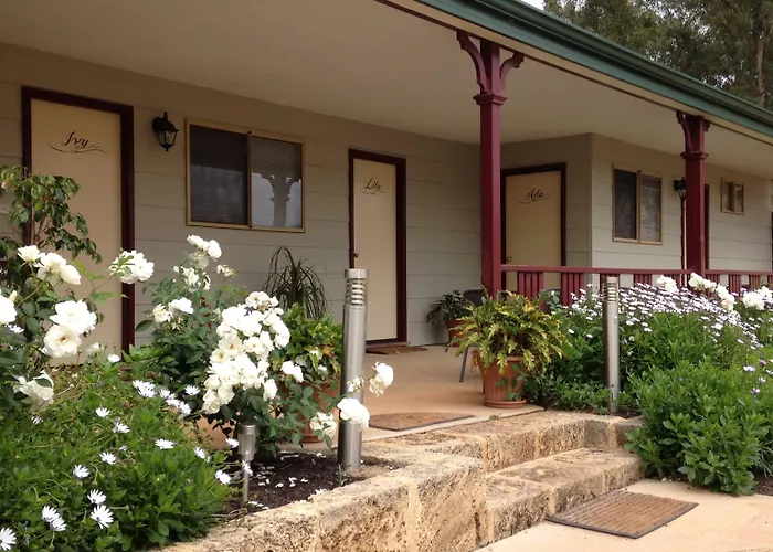 The Nosh & Nod - Avon Terrace Motel York