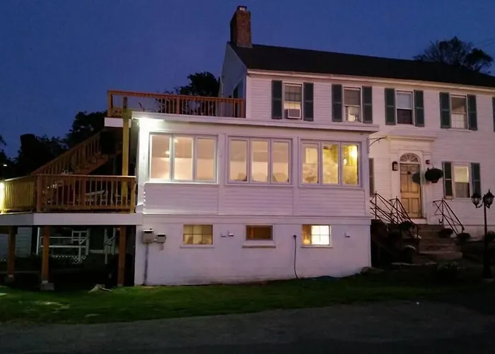 Shea'S Riverside Inn & Motel Essex
