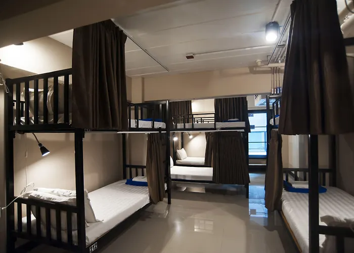 คราวด์นายด์ ลอดจ์ Hotel กรุงเทพมหานคร