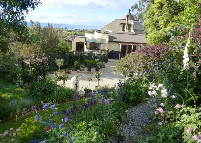 Oamaru House Bed & Breakfast