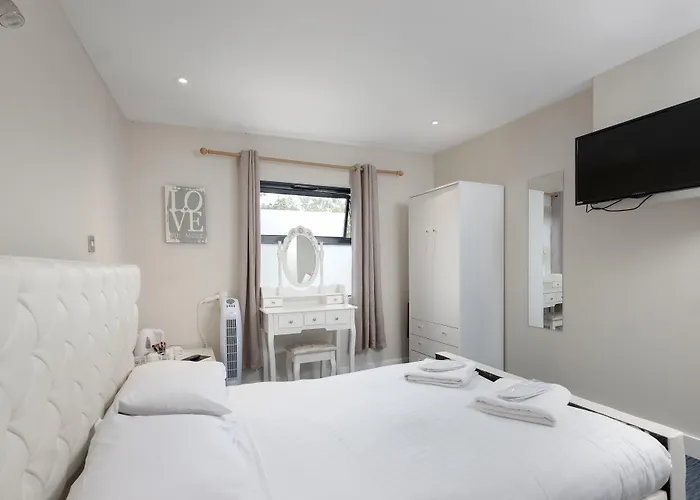 The R Inn Hotel Desborough