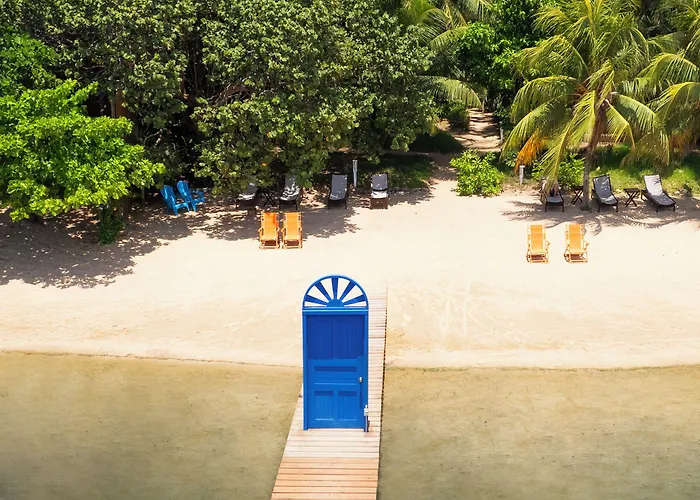 Puerta Azul Hotel Sandy Bay
