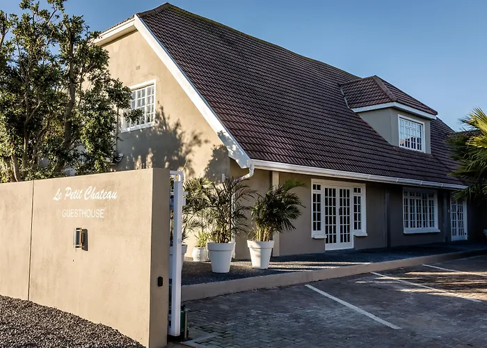 Le Petit Chateau Guest House Durbanville