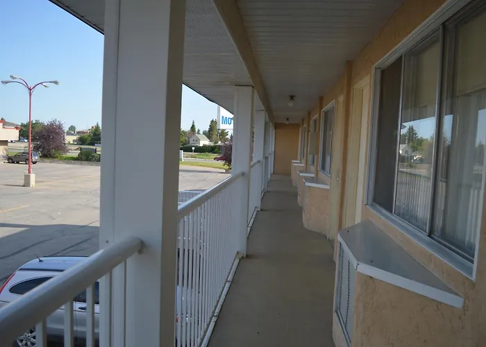 Circle 5 Motel Olds