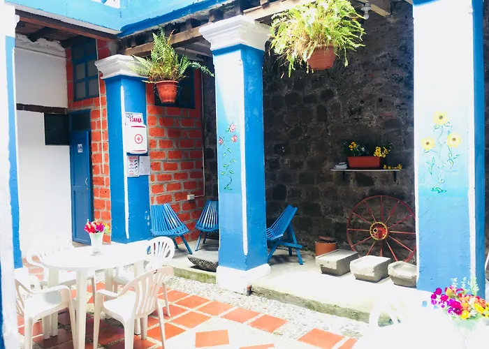 Blue Door Housing Historic Quito Hotel