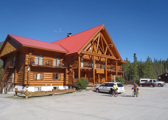 Northern Rockies Lodge Muncho Lake
