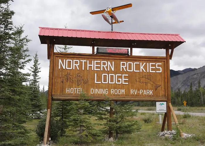 Northern Rockies Lodge Muncho Lake