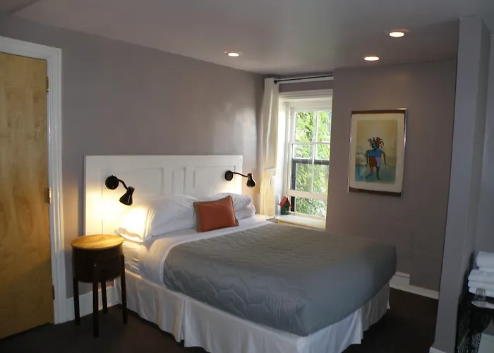 Frontenac Club Inn Kingston