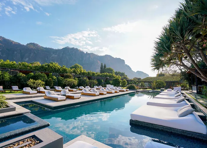 Amomoxtli Hotel Tepoztlán