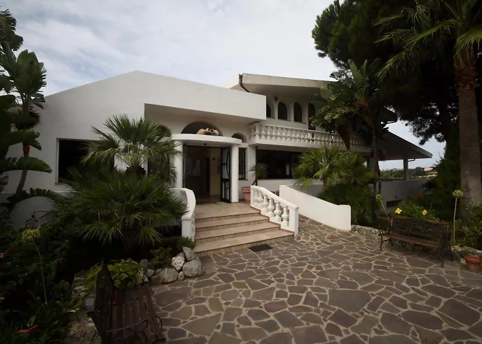 Villaggio Pineta Petto Bianco Capo Vaticano