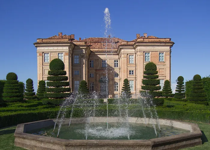 Castello Di Guarene Hotel