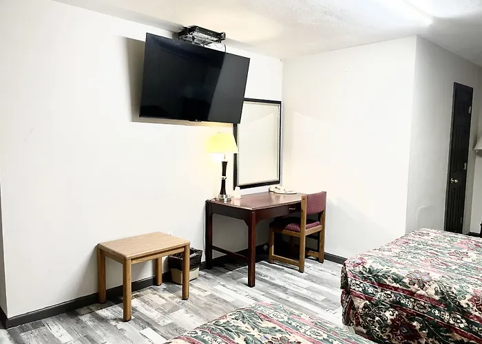 Azure Sky Motel Fort Scott