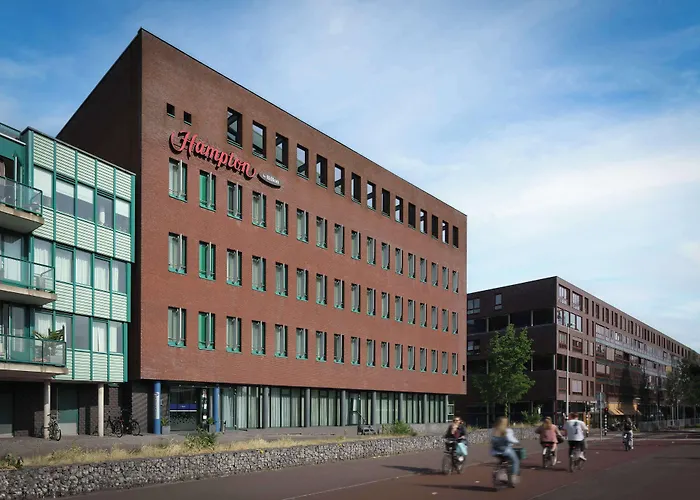 Hampton By Hilton Amsterdam Centre East Otel