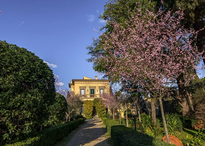 Dimora Salviati Bed and Breakfast Florence