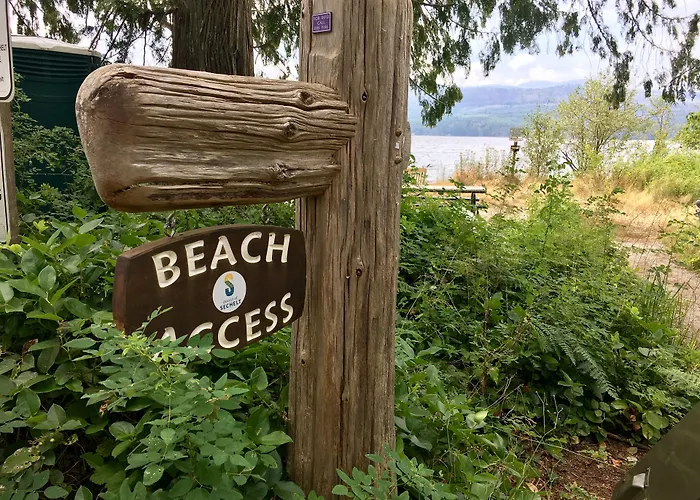 Davis Brook Retreat Bed & Breakfast Sechelt