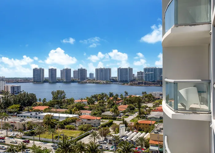 Marenas Condos Sunny Isles Beach