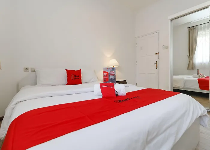 Reddoorz Plus @ Tendean Jakarta