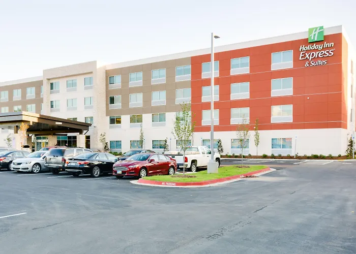 Holiday Inn Express & Suites Russellville By Ihg