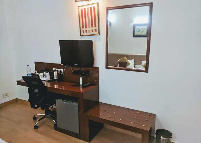 Hotel Windsor Castle Cyber City Gurgaon