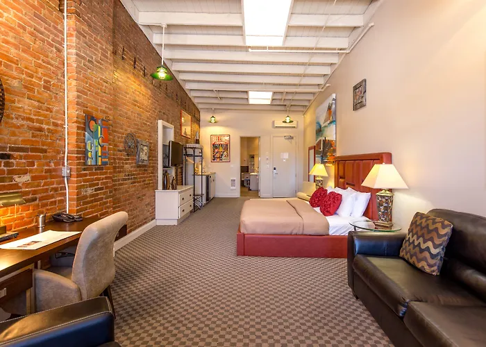 Retro Suites Hotel Chatham-Kent