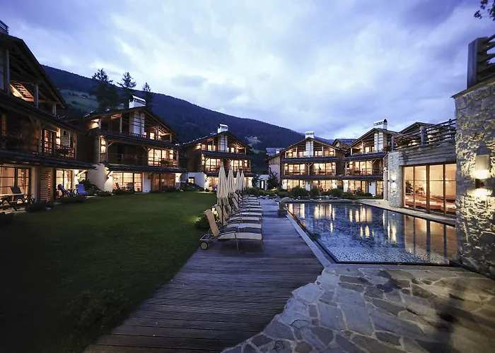 Post Alpina - Family Chalets Dolomites Innichen