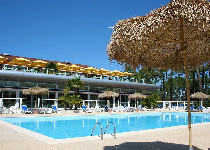 Azureva Club Ronce Les Bains Hotel