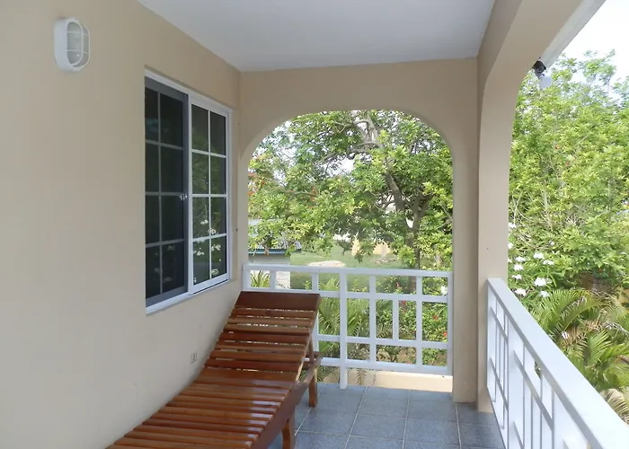 Paradise On The Rocks Negril