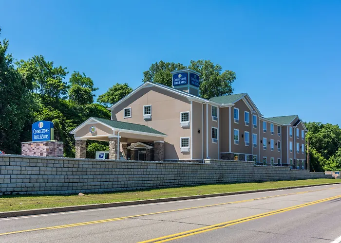 Cobblestone Hotel & Suites - Erie