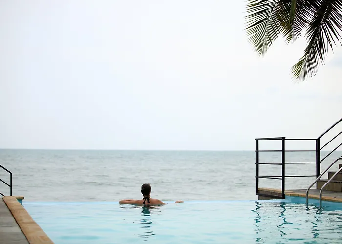 36 Palms Boutique Retreat Hotel Cherai Beach