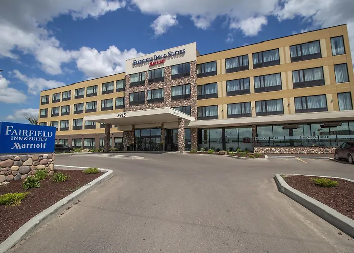 Fairfield By Marriott Regina Hotel