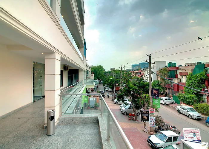 Staayz Premium Gurgaon Hotel