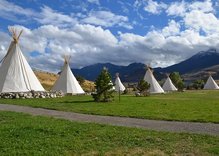 Dreamcatcher Tipi Hotel Gardiner