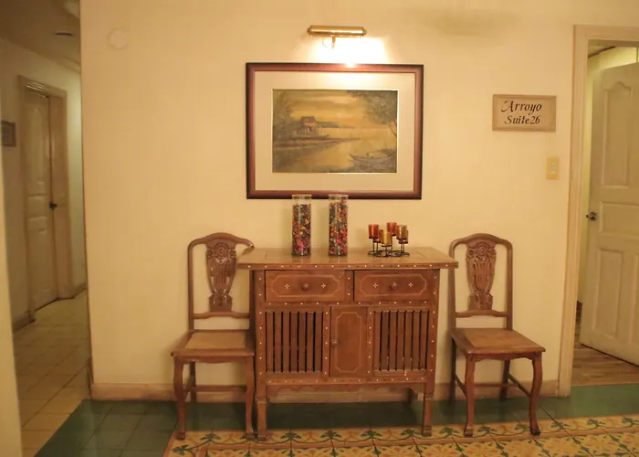 Roxas President'S Inn