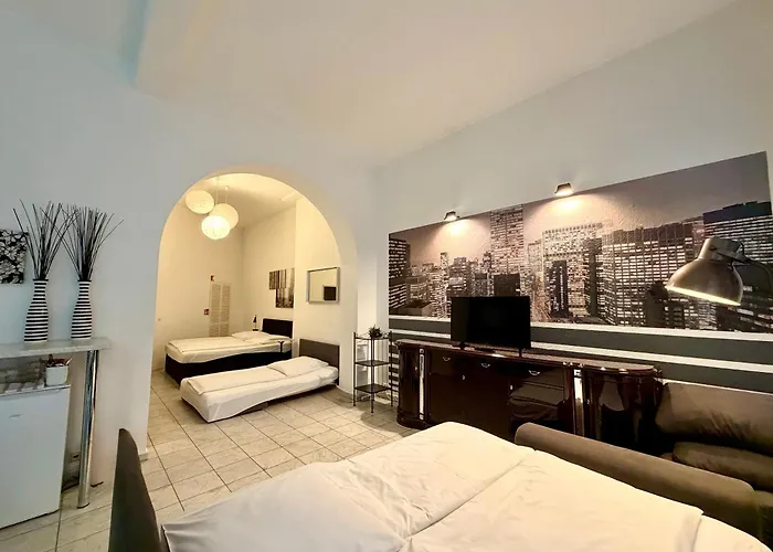 Altstadthotel Hayk Am Rhein Keulen