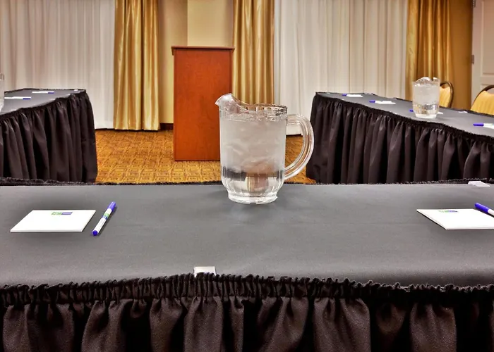 Holiday Inn Express Hotel & Suites Crawfordsville By Ihg