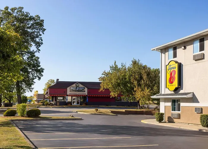Super 8 By Wyndham Latham - Albany Airport Hotel