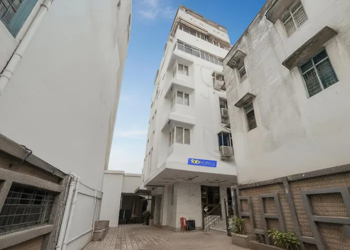 Fabhotel Royale Basant Residency - Gandhinagar Bangalore