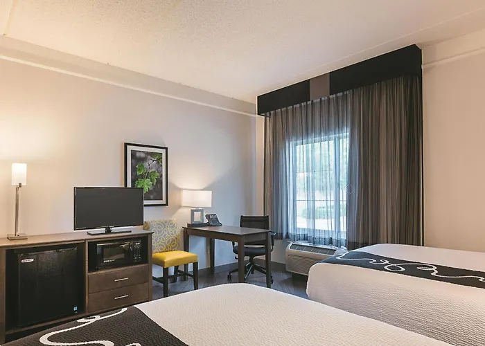 La Quinta By Wyndham Atlanta Alpharetta Hotel