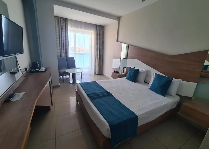 Water'S Edge Hotel Birzebbuga