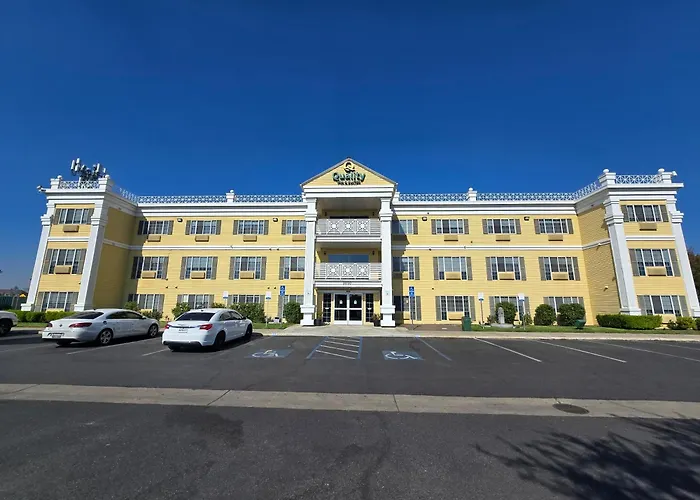 Quality Inn & Suites Tulare