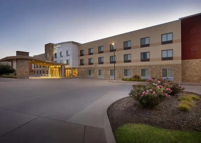 Fairfield Inn & Suites By Marriott Lincoln Southeast