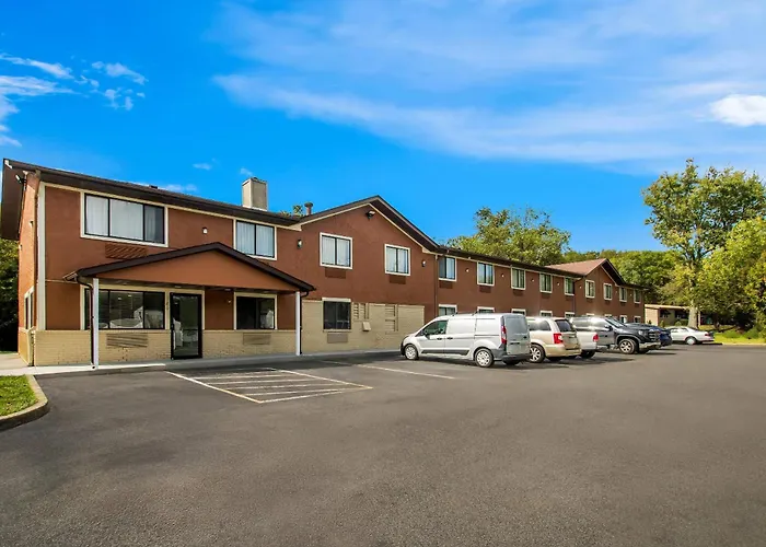 Rodeway Inn Delmont